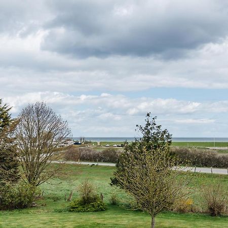 Straendhus Bed&Breakfast Hasselberg  Екстериор снимка